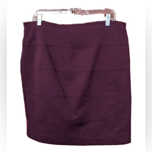Daisy Fuentes Dresses & Skirts - Daisy Fuentes Purple Bandage Skirt